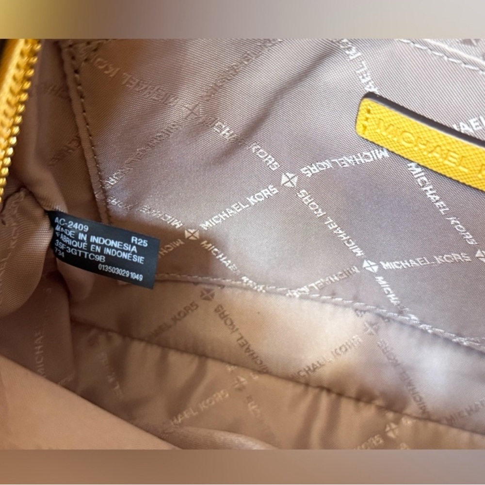 Michael Kors Jet Set Yellow Crossbody Bag - Picture 8 of 11